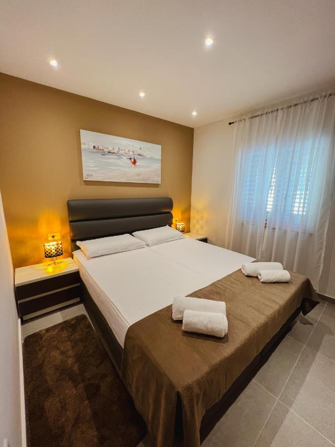 Aaa Apartments & Rooms With Free Parking Pula Eksteriør billede